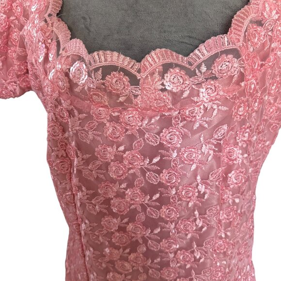 Pink Floral Lace Short Sleeve Top With Scalloped Square Neckline For Women - Picture 2 of 5